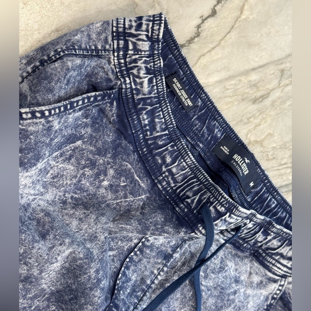 Hollister Indigo Blue Acid Wash Pull-on Flat Front Shorts